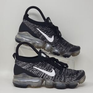 Nike Air VaporMax Flyknit 3 Womens Size 7 Athletic Shoes Sneakers AJ6910-001